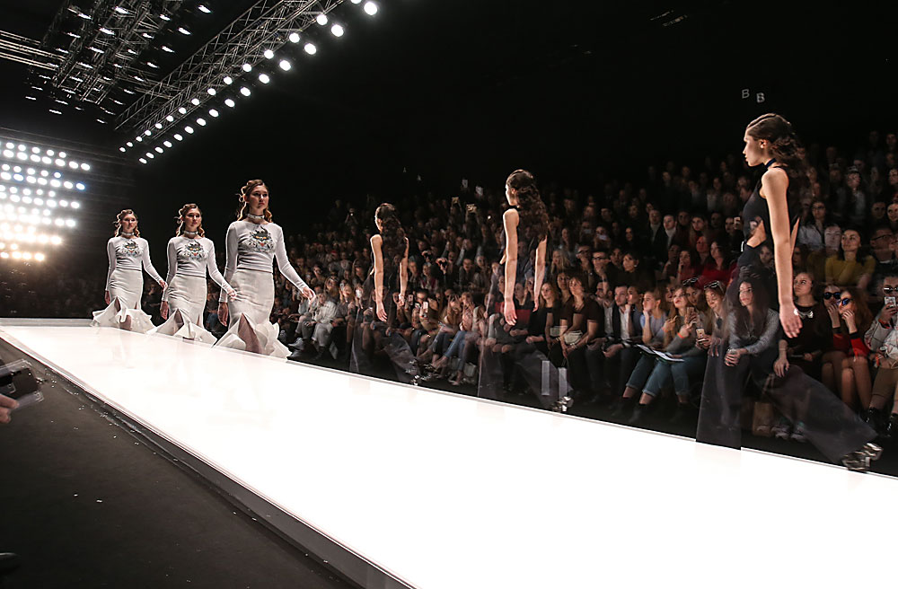 Презентација на новата колекција на брендот Vipers на „Мерцедес Бенц“ модната недела во ЦИС „Манеж“. 13 март 2016, Москва, Русија.