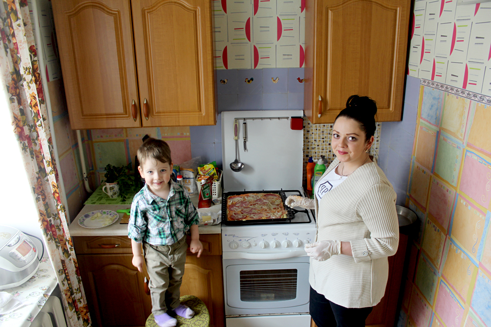 Yulia Kachalova and her son. 