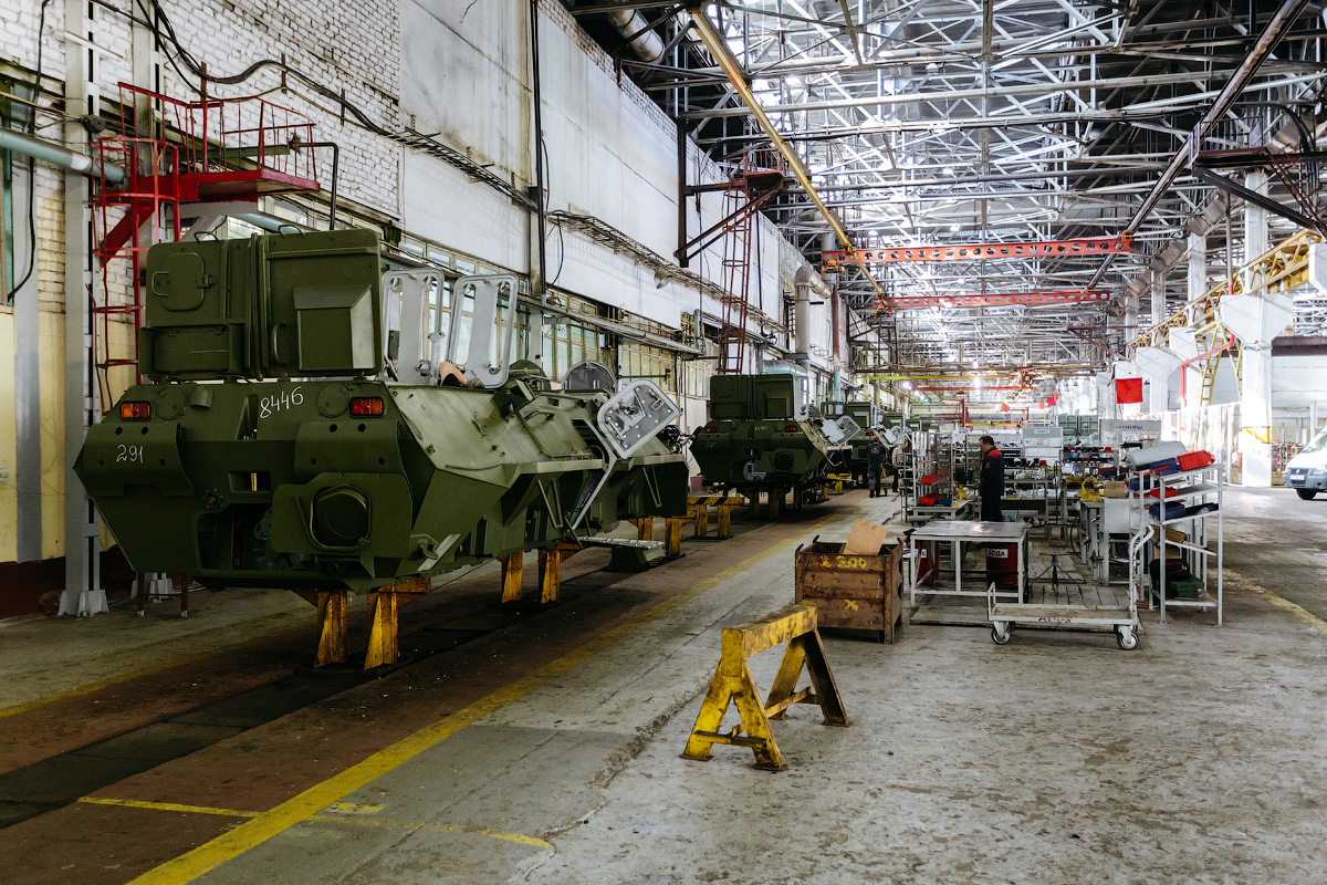 The assembly line can accommodate 21 vehicles simultaneously, each gradually undergoing all stages of construction. One BTR machine takes 5 working days to completely assemble.