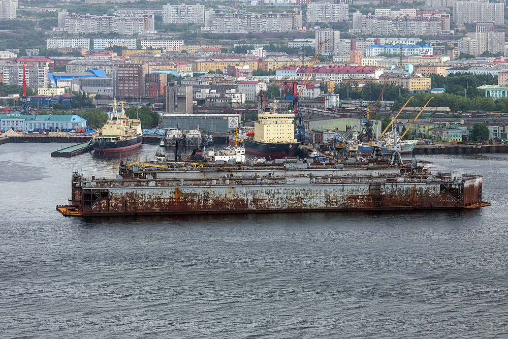 Severomorsk, kota pangkalan Angkatan Laut Rusia, berada 1.496 kilometer di sebelah utara Moskow.