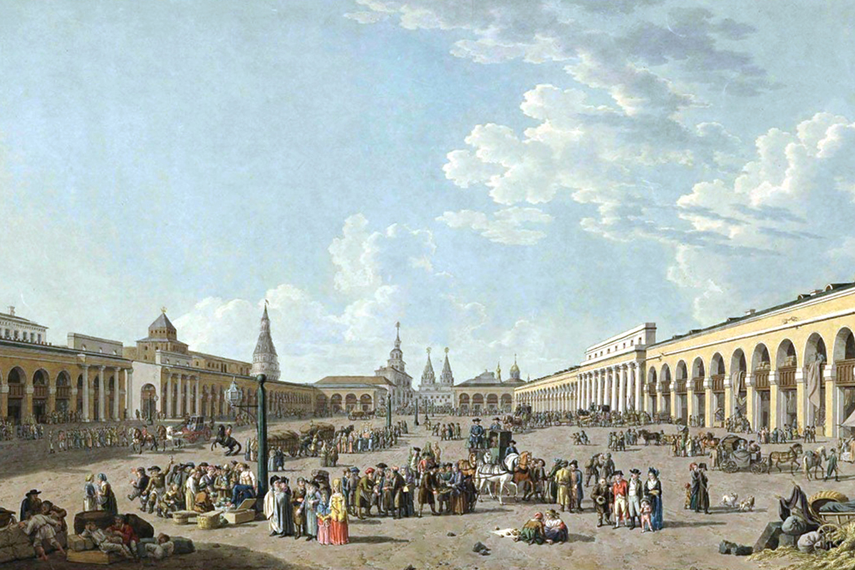 Veduta sulla Staraya Ploshchad (Piazza Vecchia). Il nome della piazza è stato conservato, ma la stessa piazza è stata ricostruita e adesso assomiglia più a una strada che a una piazza