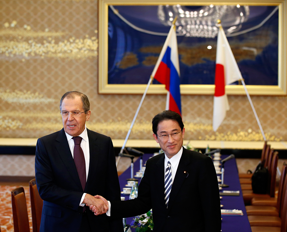 Russia's Foreign Minister Sergey Lavrov (L), and his Japanese counterpart Fumio Kishida (R), Tokyo, Japan,  April 15, 2016