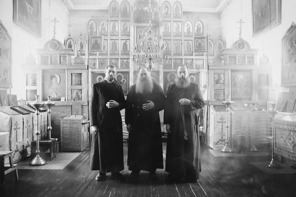 Снимките за този проект са заснети в старообредна църква в Екатеринбург (1792 км от Москва). Там има почти 100 постоянни члена. На място има енорийско училище за деца и възрастни, в допълнение към църквата.