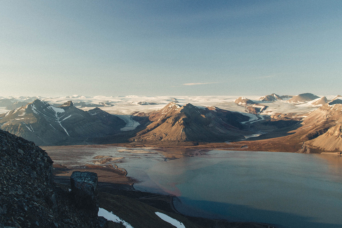 Nekad je Piramida bila najveći ruski grad na Spitsbergenu. Nalazi se ispred nevjerojatno prekrasnog ledenjaka Nordenskiöld.