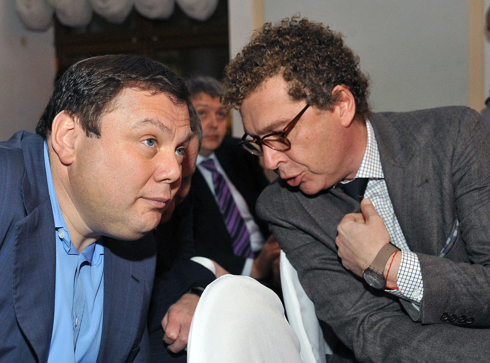 Die russischen Milliardäre Michail Friedman (l.) und Alexander Mamut (r.) bei der Verleihung des russischen Literaturpreises "Big Book" in Moskau.