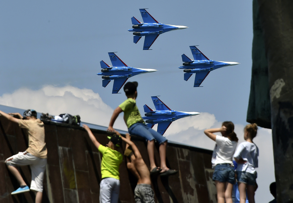 Церемонијата на затворање на руската етапа на натпреварувањето во летање  „Авиадартс-2016“ се одржа во Севастопол на плоштадот „Нахимов“. Во авиошоуто учествуваа руски акробатски групи.