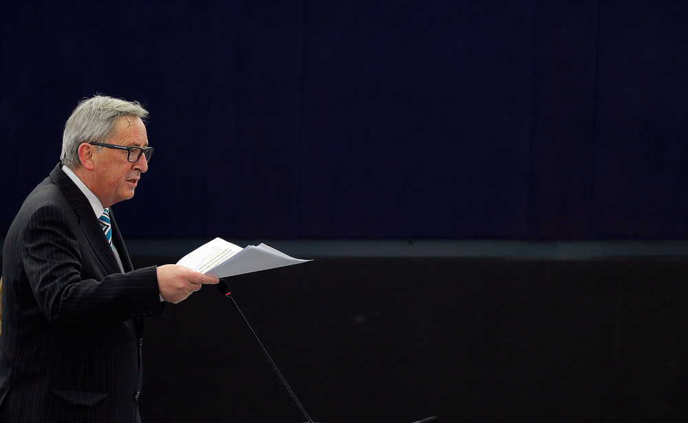Le président de la Commission européenne Jean-Claude Juncker addresses prend la parole devant le Parlement européen.