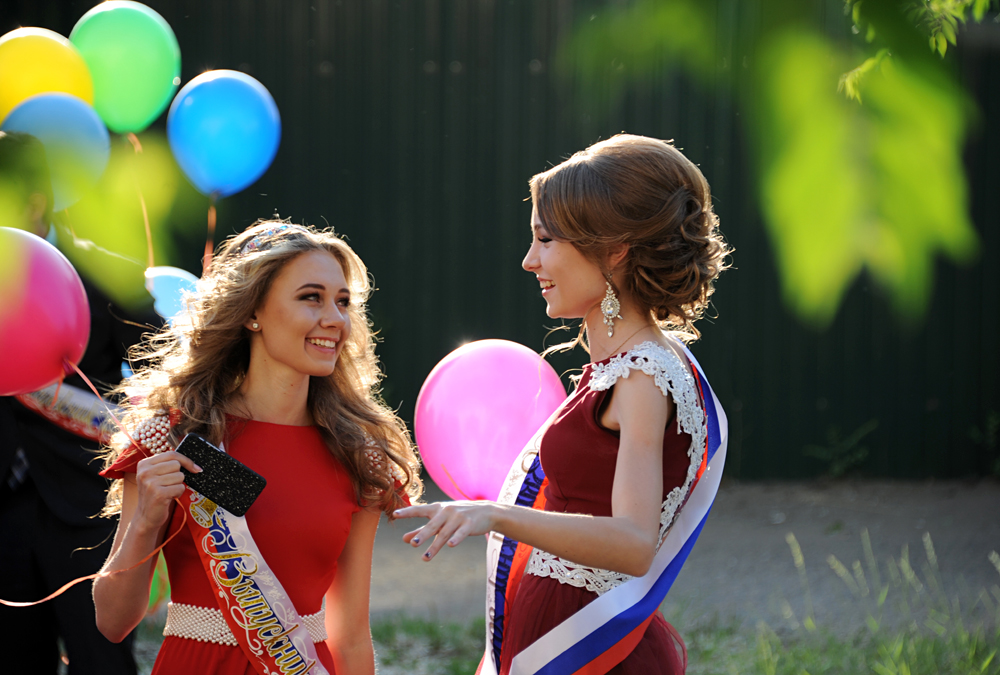 Estudiantes celebran el final del curso y su graduación en la ciudad siberiana de Chitá. 