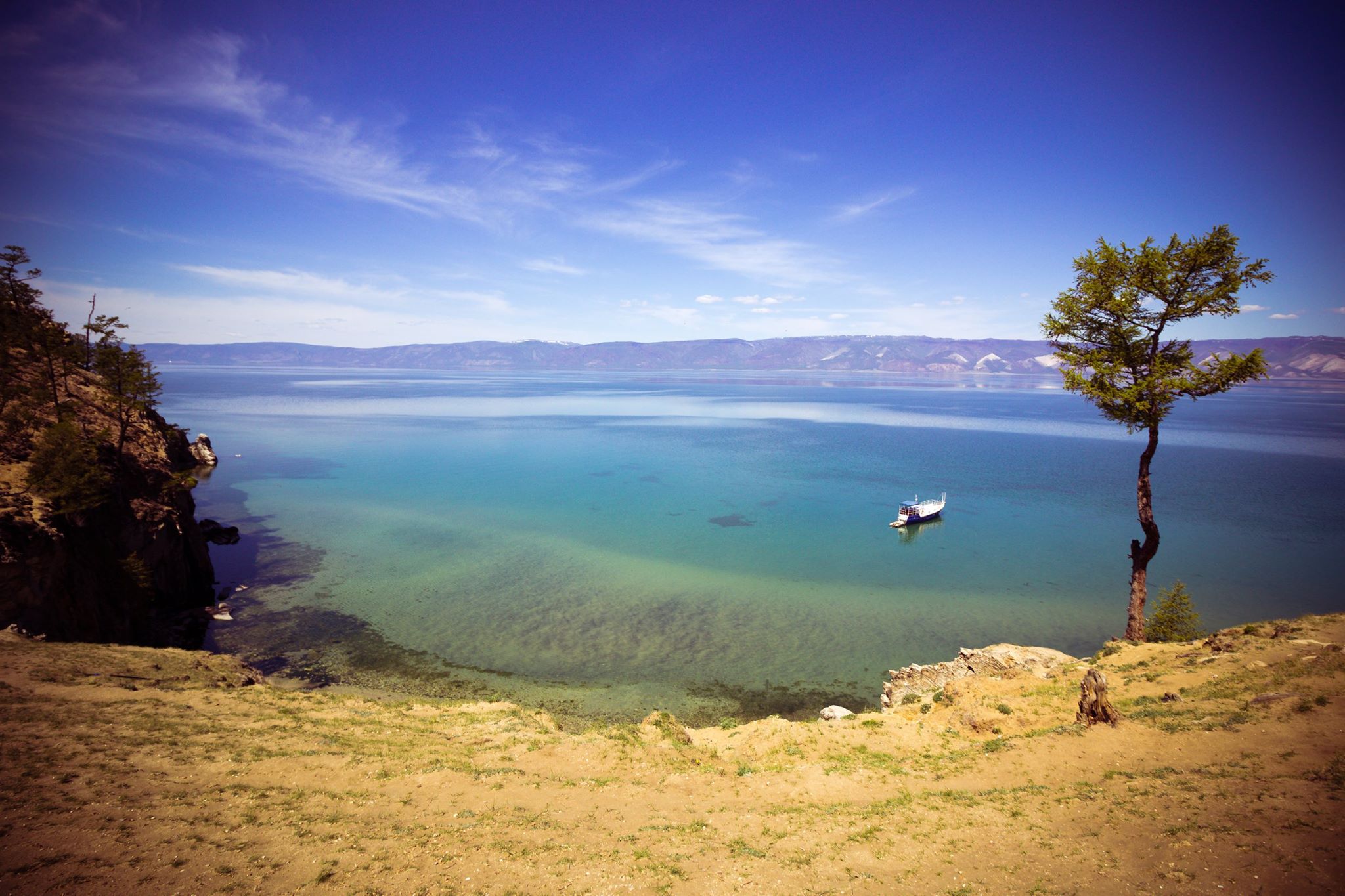 Območje jezera Bajkal je življenjsko okolje nekaterih živalskih vrst, ki jih je mogoče najti samo tukaj in je od leta 1996 na Unescovem seznamu svetovne dediščine. 