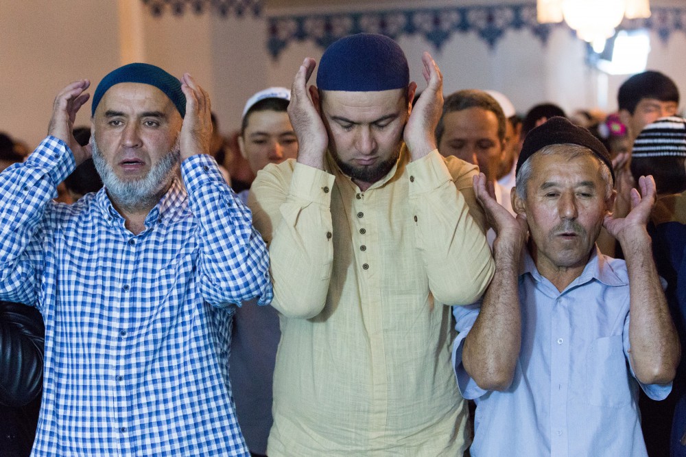 Ini bukan pertama kalinya perwakilan dari komunitas muslim Rusia meminta peresmian hari raya mereka di tingkat federal. 