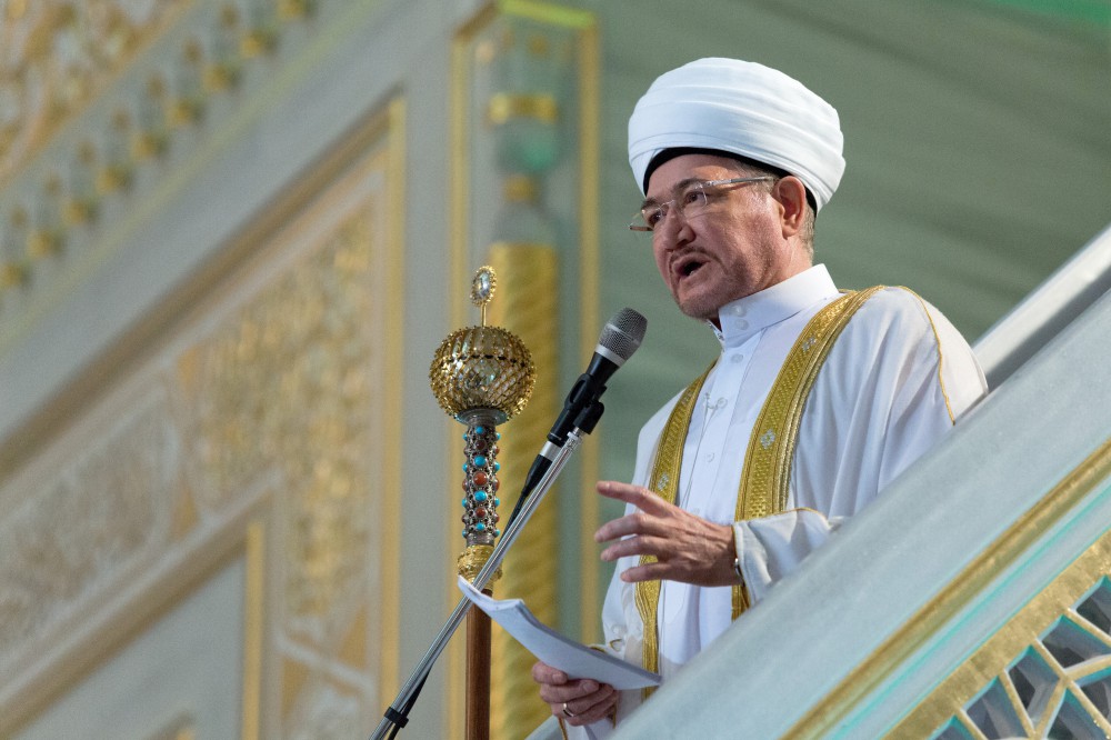 Ketua Dewan Mufti Rusia Ravil Gaynutdin menekankan bahwa organisasi-organisasi muslim di Rusia justru mendapatkan berbagai dukungan dari negara.