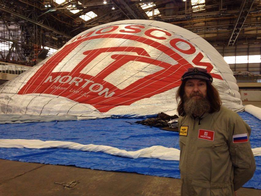 Kôniukhov divulgou foto antes de partir com seu balão, na Austrália