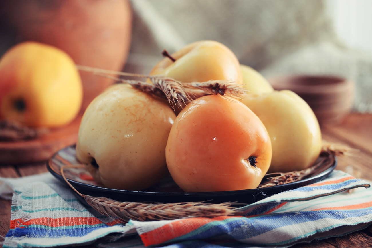 Pickled apples: try the taste renowned poet adored!