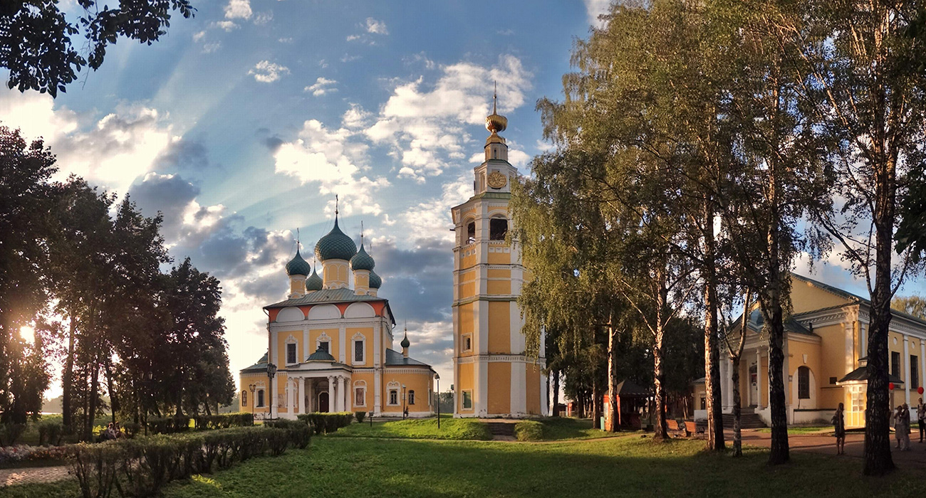 Catedral de la Transfiguración en Úglich. Gran belleza a pequeña escala.