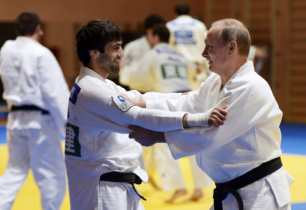 Der Olympiasieger von Rio Beslan Mudranow kämpfte mit dem russischen Präsidenten während eines Judotrainings in Sotschi im Januar 2016. 