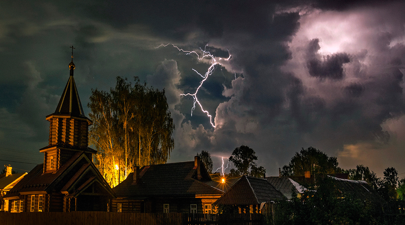 Ivanovo region. Lightning over the city Zavolzhsky