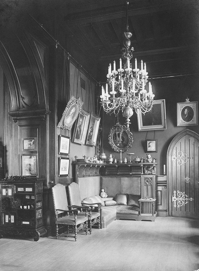 Začasno vlado so zrušili oktobra 1918, s čimer se je začelo sovjetsko obdobje. / Na sliki: Kabinet carja Nikolaja II.