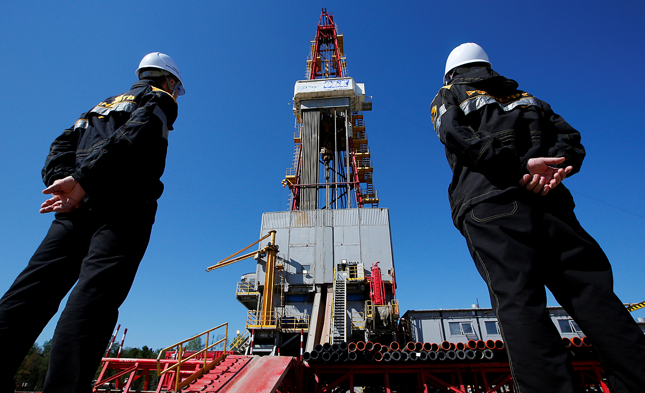 Rosneft Rusia akan membangun kilang minyak di Tuban, Indonesia, mulai 2019.