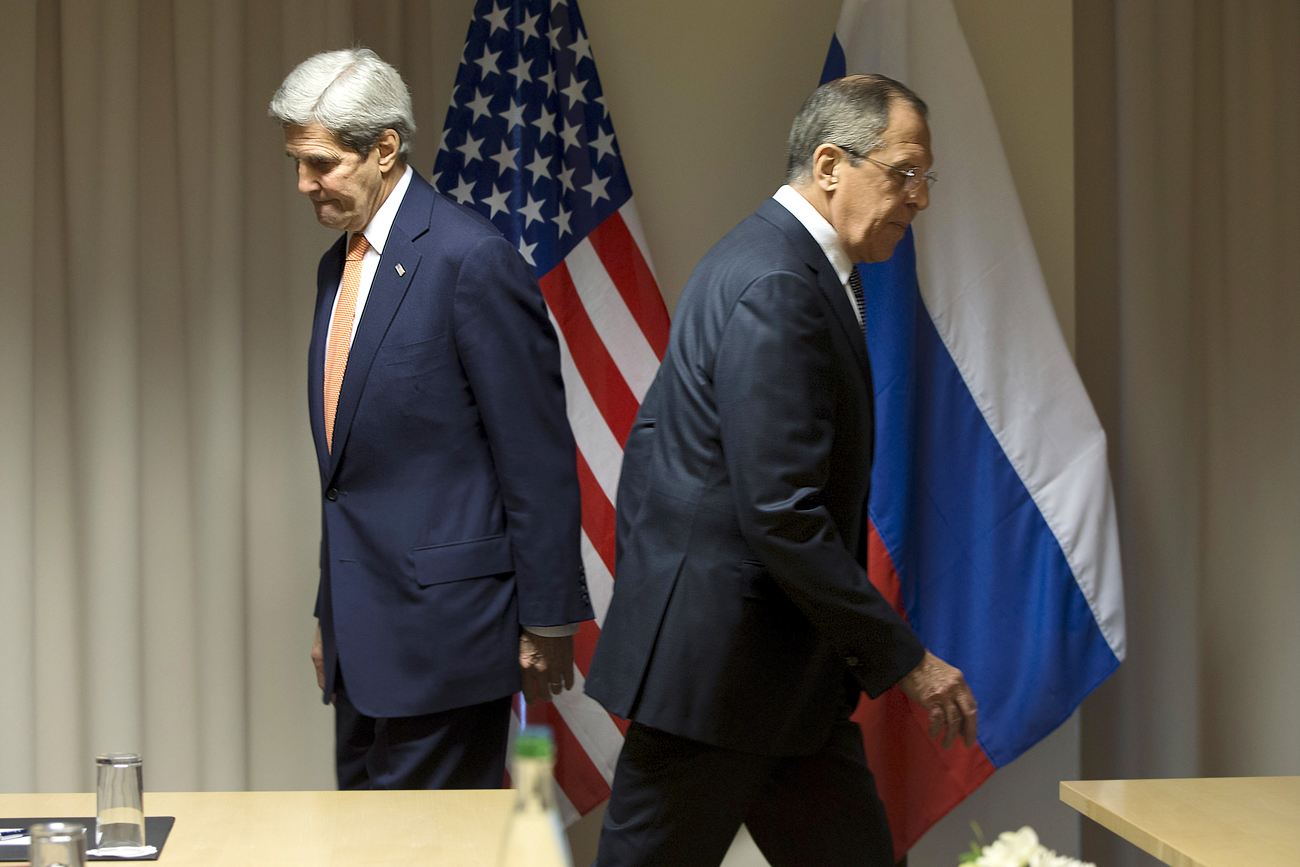 Menteri Luar Negeri AS John Kerry dan Menteri Luar Negeri Rusia Sergey Lavrov dalam pertemuan mengenai Suriah pada Januari lalu di Zurich, Swiss.
