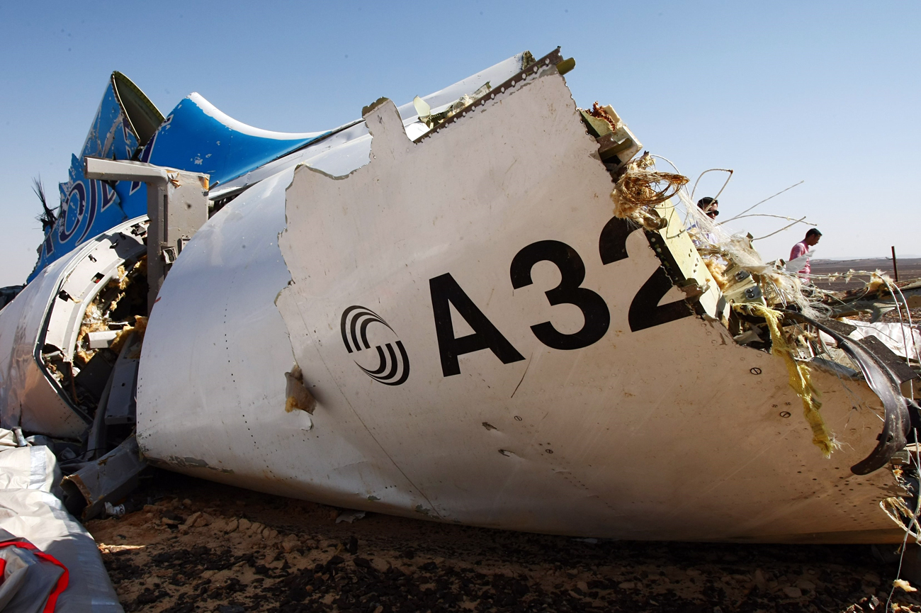 Les débris de l'avion russe qui s'est écrasé le 31 octobre dans le Sinaï.