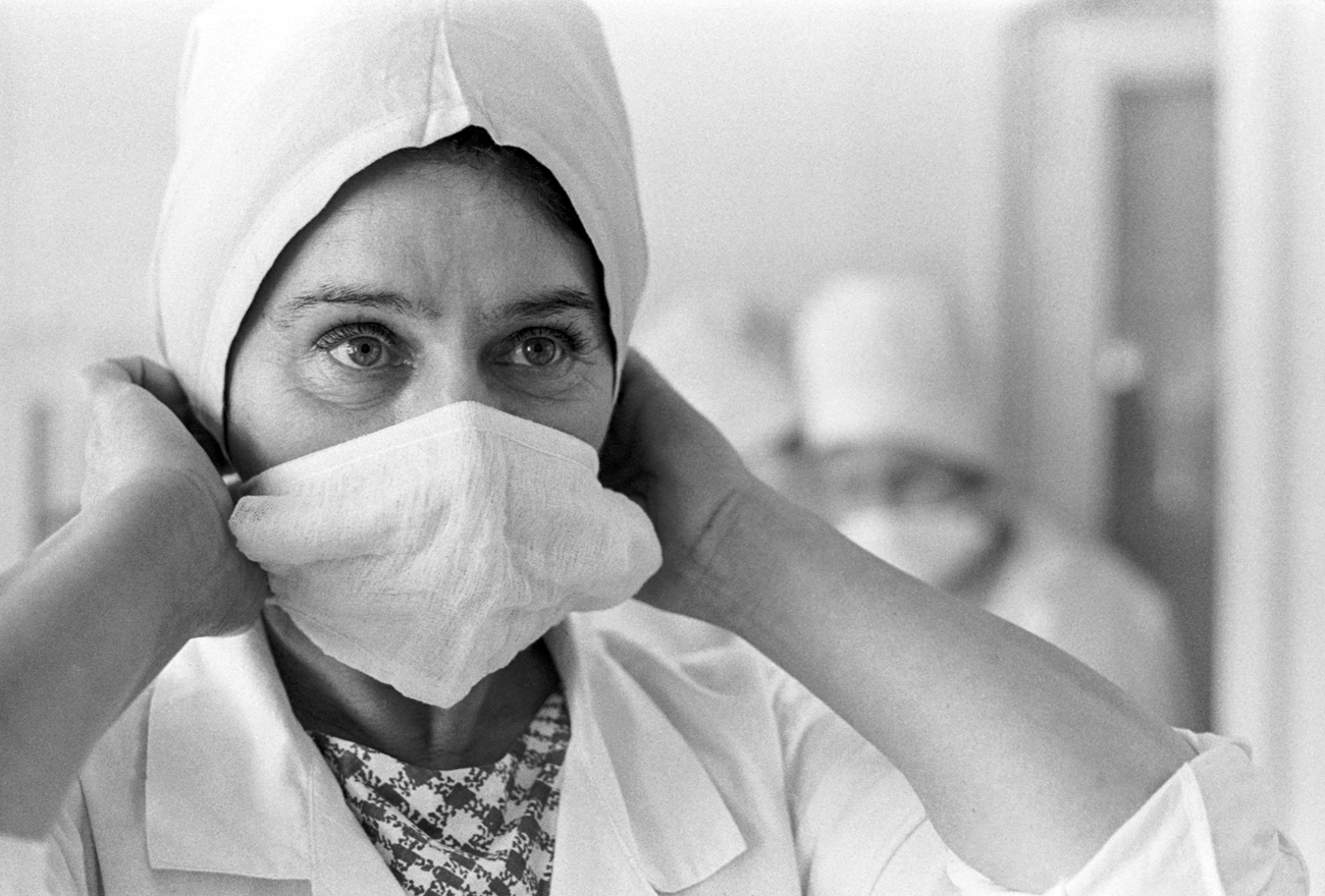 Prve primere okužbe z virusom HIV so v Rusiji odkrili v 80. letih, čeprav obstaja več razlag, kje in pri kom se je pojavil prvič.