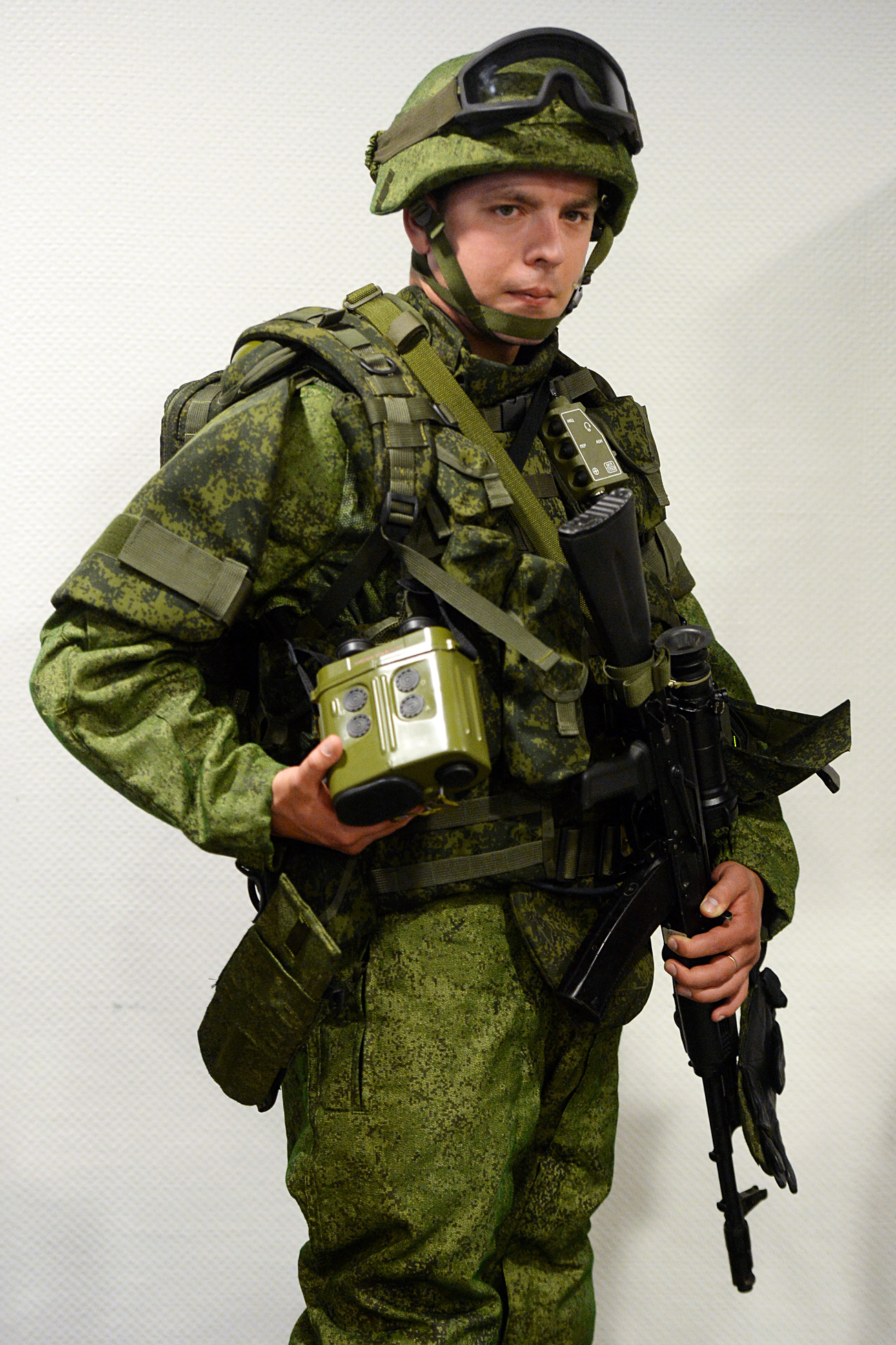 'Ratnik' modern military garment