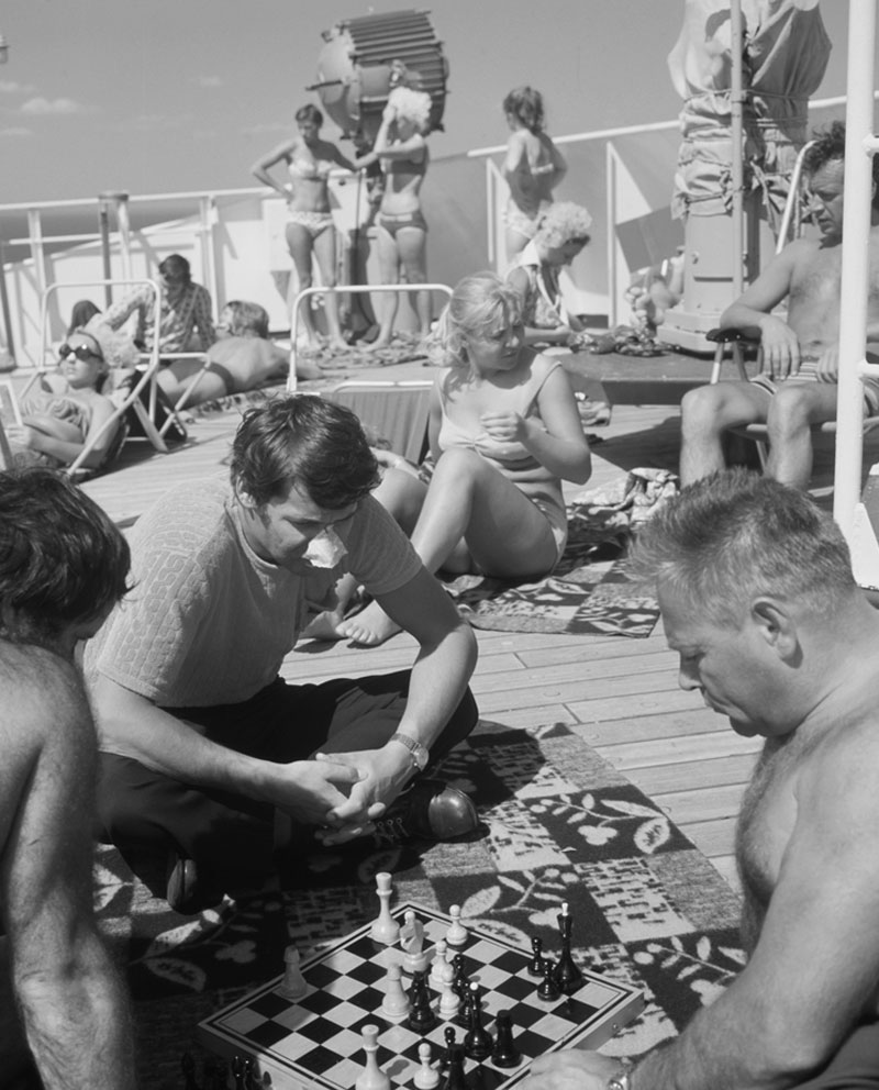1973. Putnici na brodu od Lenjingrada do New Yorka se opuštaju na palubi