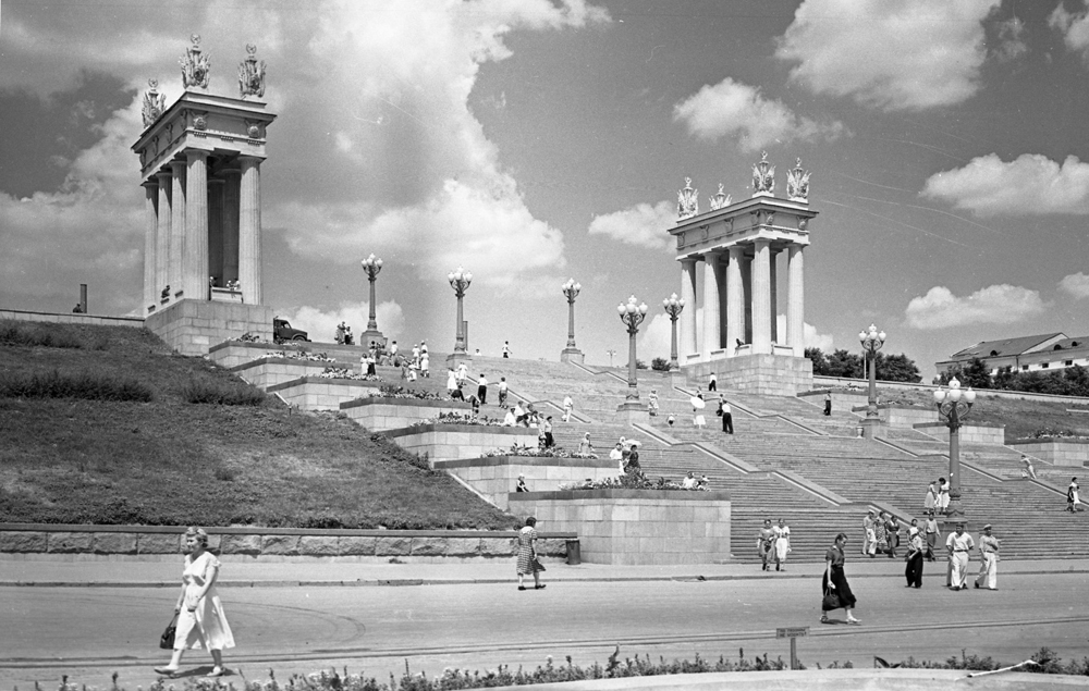 He reveals the structure and emphasizes the perfection of the architectural ensemble. His laconic delineated photographs, taken in numerous cities of the USSR, became evidence that plans of life reorganization came true. // Central staircase on the Volga embankment, Volgograd, 1960s