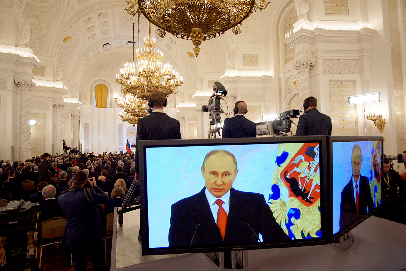 Presiden Rusia Vladimir Putin menyampaikan pidato tahunannya di hadapan Dewan Federasi, Kamis (1/12).