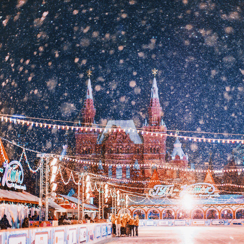 Postcards with dazzling icy views usually paint a false picture: for the typical Muscovite winter means slush and mud, dirty boots, grey skies, and exhausted people all around.