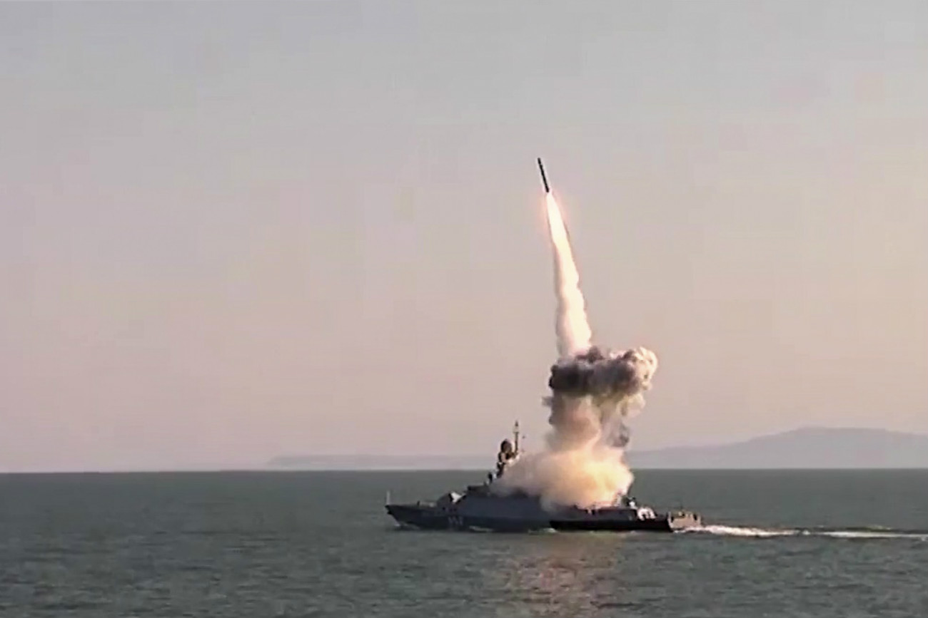 A Caspian Flotilla ship launches Kalibr missiles at the Kavkaz-2016 exercise. 