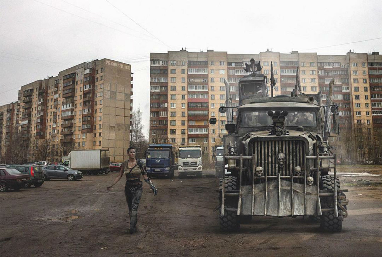 Una scena del film “Mad Max: Fury Road” ambientata tra i palazzoni di una città russa