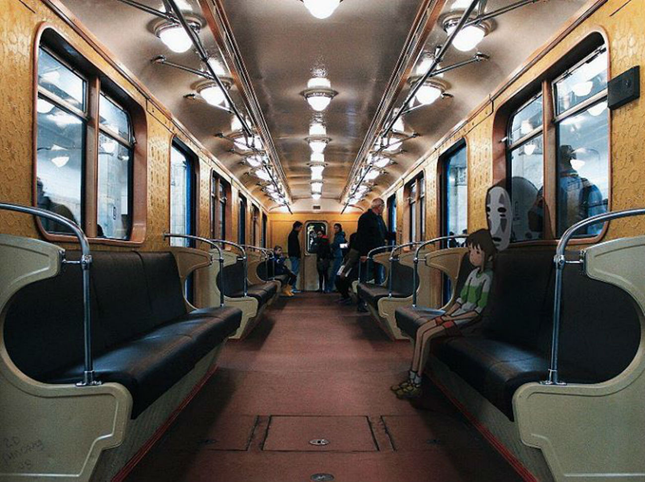 Una scena de “La città incantata” di Hayao Miyazaki riambientata nella metro di Mosca