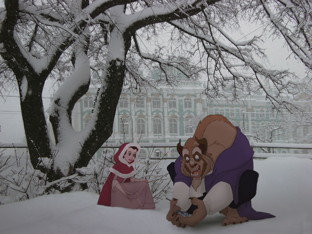 "La Bella e la Bestia" davanti all'Ermitage di San Pietroburgo