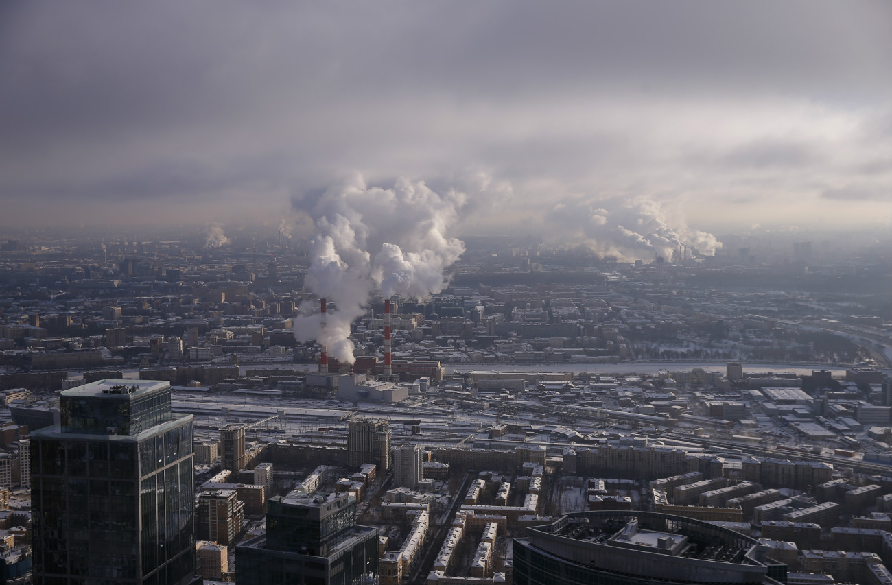 Mosca vista dall’alto di uno dei grattacieli di Moscow-City, il cuore finanziario della città.