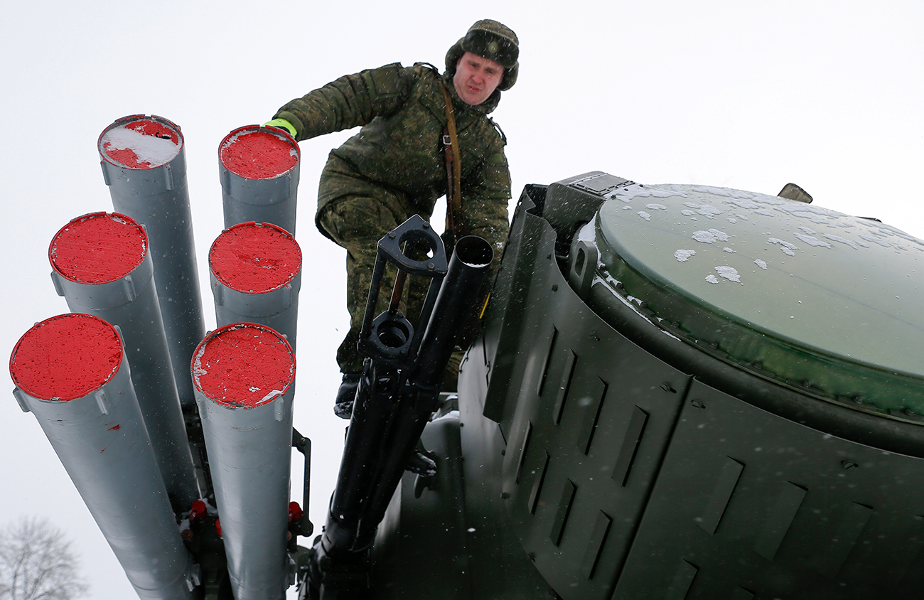 Le système d'artillerie et de défense antiaérienne Pantsyr-S1.