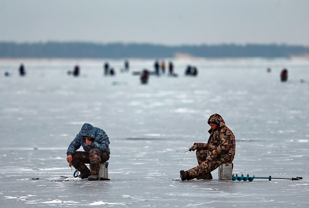 ice fishing in Russia