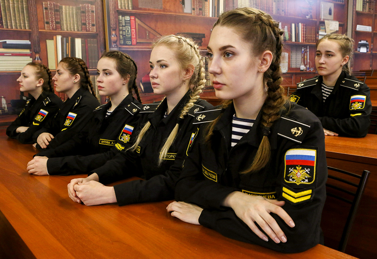 Admitidas em escolas navais desde 2015, russas também poderão integrar a tripulação de navios da Marinha nacional