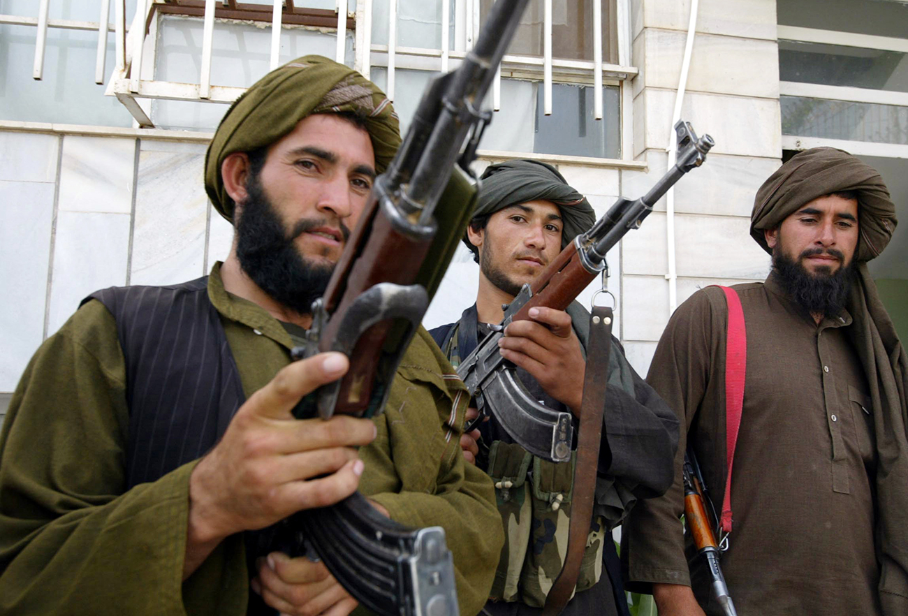 Komandan Operasi Panglima Tertinggi Sekutu Eropa (SACEUR) dan Kepala Komando AS-Eropa Curtis Scaparrotti menuduh Moskow memperkuat hubungan dan bahkan menyediakan bantuan untuk kelompok fundamentalis asal Afganistan, Taliban.