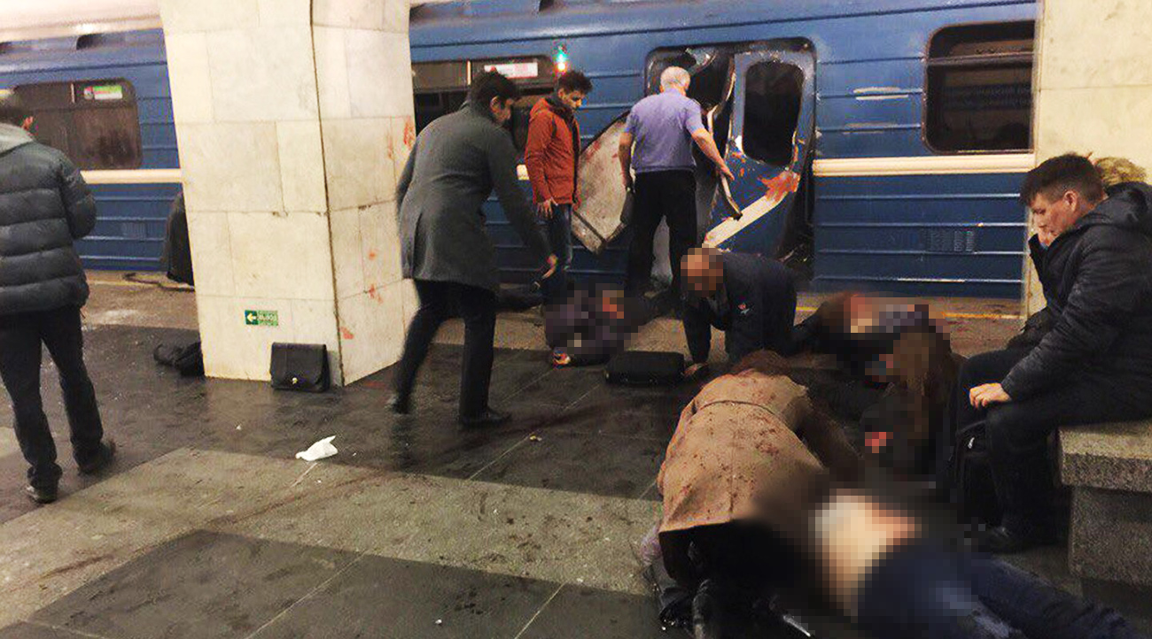 Ledakan yang terjadi pada hari Senin (3/4) di stasiun metro Sankt Peterburg.