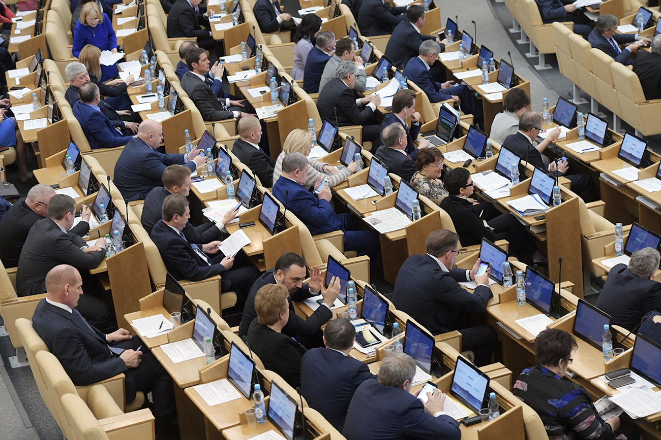 A new bill ban former Russian government officials from working for foreign companies for five years.