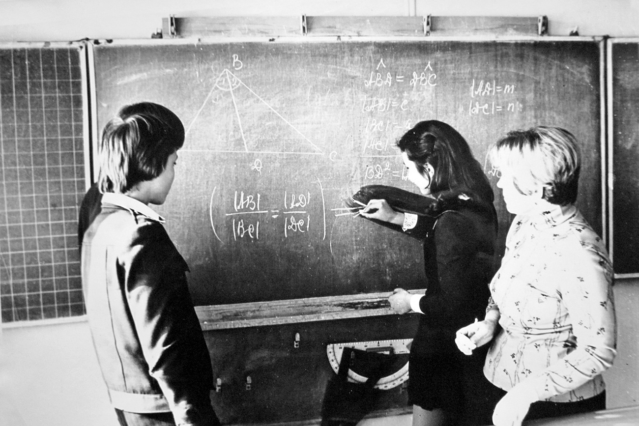 Pripyat memiliki lima sekolah yang menampung lebih dari lima ribu murid.