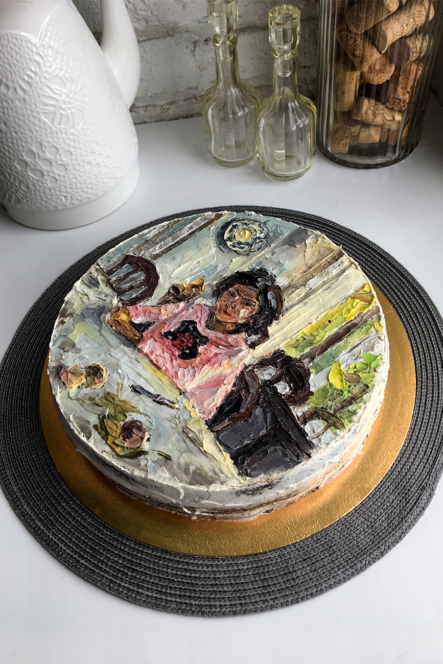 Na njezinim se tortama našlo i remek djelo Valentina Serova "Djevojka s breskvama". Tražena su i njezina vlastita originalna djela koja uključuju makove, patke i ptice.