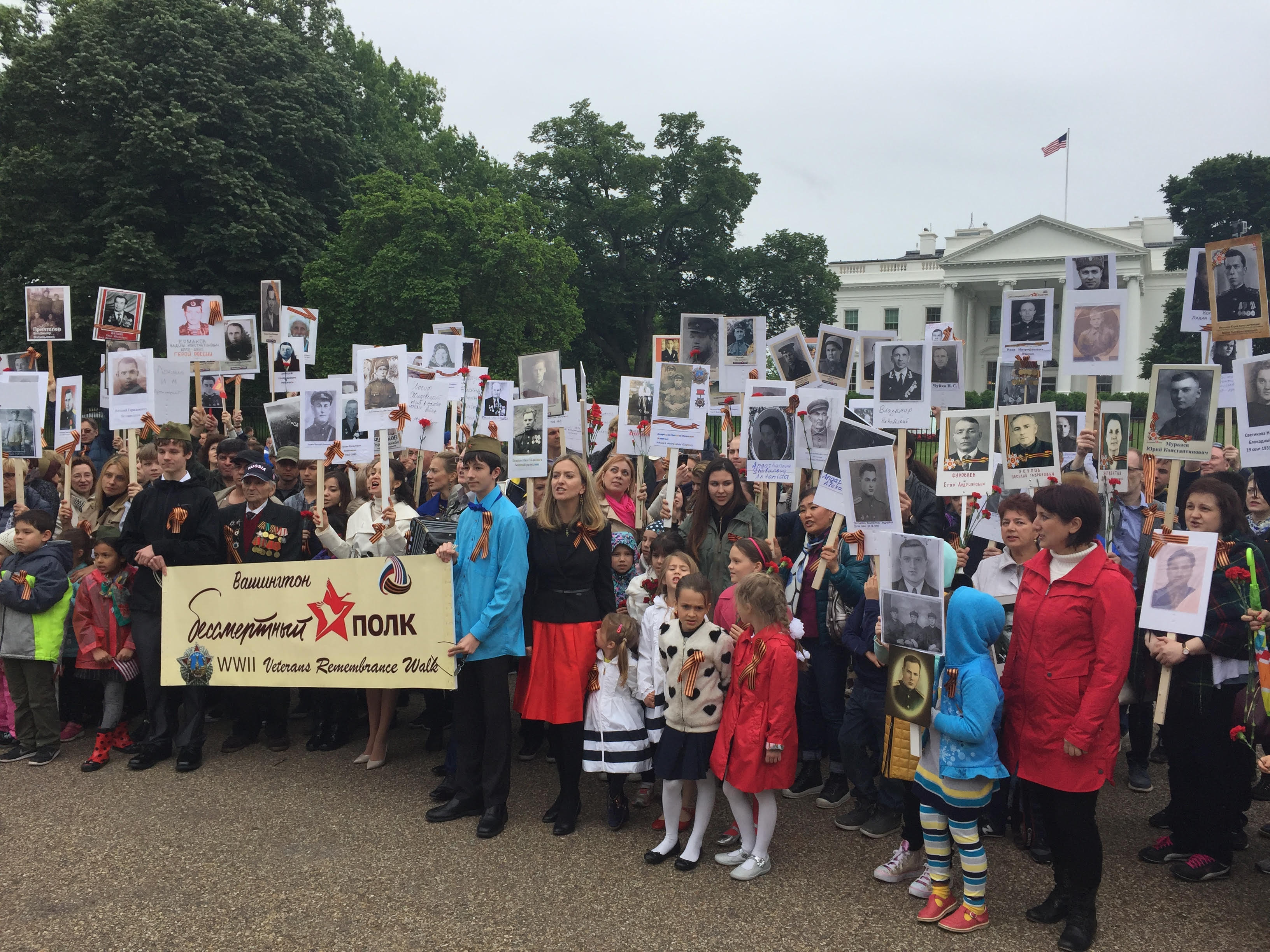 In Washington DC, the downtown area was closed for the Immortal regiment’s march. The procession started at the White House and ended at the WWII memorial on the National Mall park. About 450 people turned up.