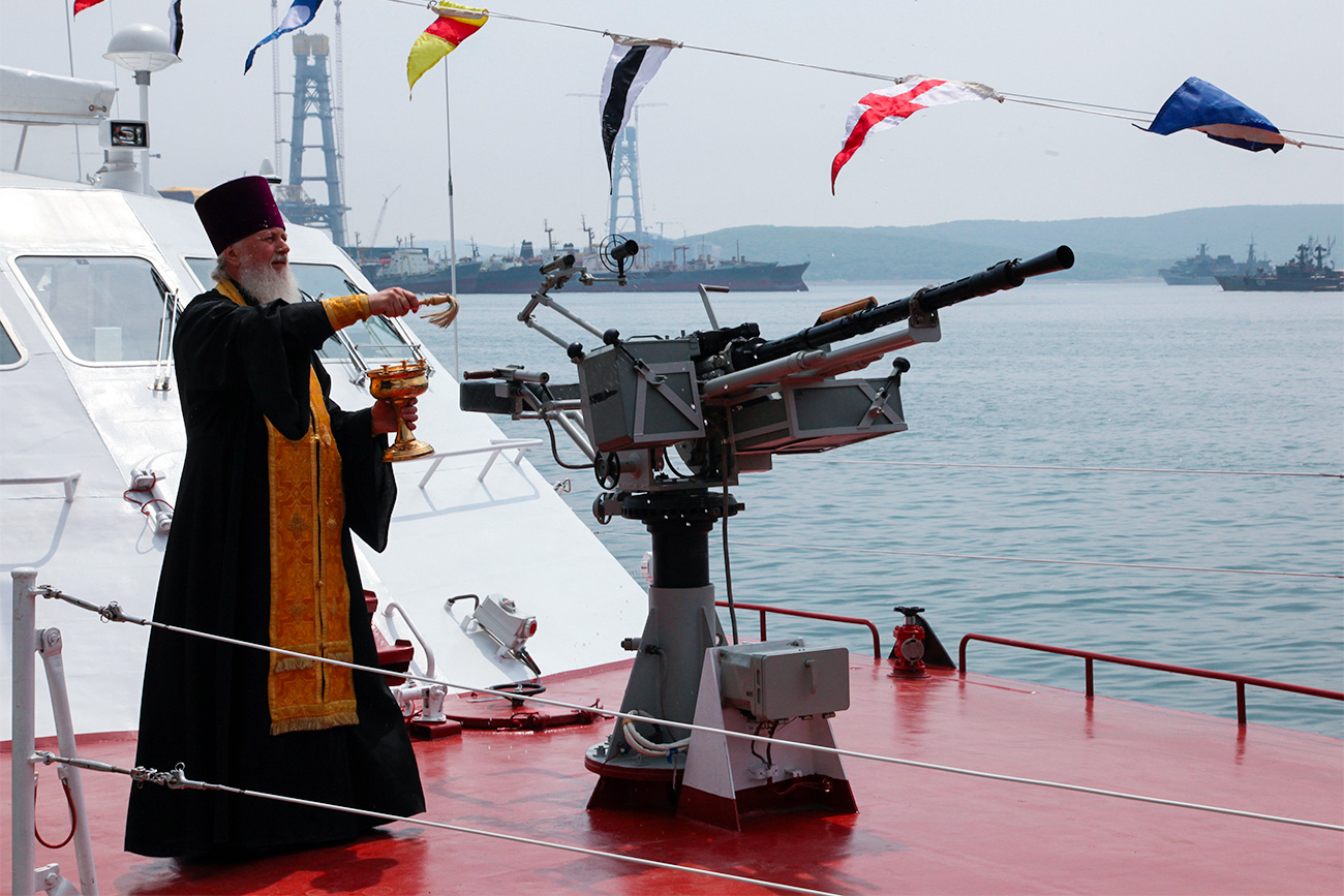 Освећење новог патролног чамца руске обалске страже. 
