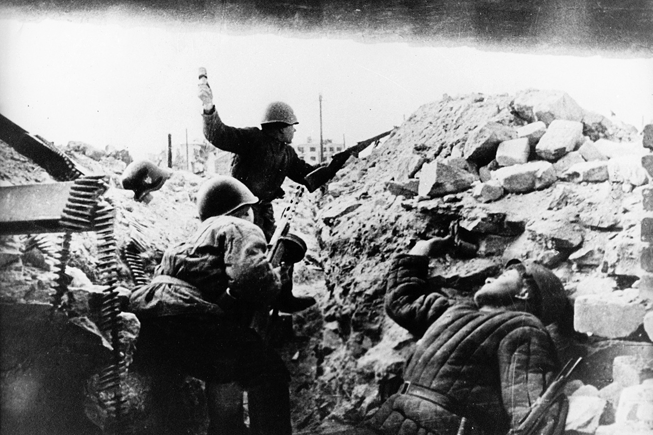 Soldiers of the Red Army fight in the streets in the Battle of Stalingrad.