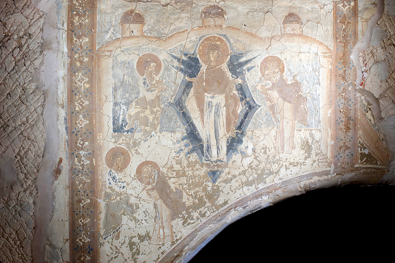 But Russia is home to one famous individual who helped preserve several antique buildings and art works, giving us a glimpse into how they looked before time took its toll. // Frescoof Meletovo church