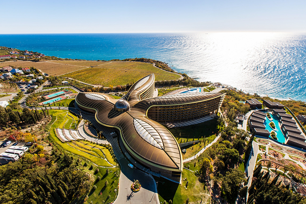 Premium class hotel complex in Crimea, by Norman Foster