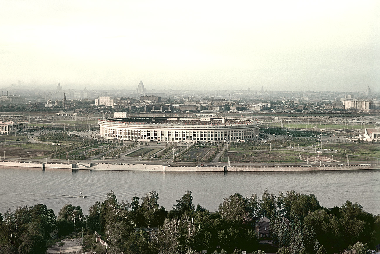 Estádio Lujniki, no sudoeste de Moscou, fotografado em 1956