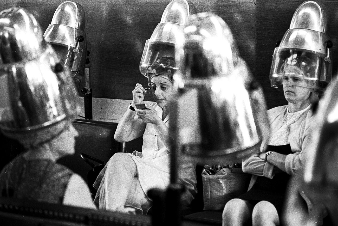 Hairdressing saloon Charodeika, Moscow, 1971.